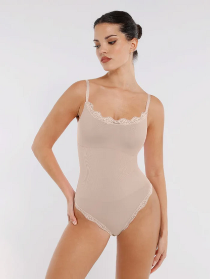 Chique Contour Kant Cami Bodysuit voor Dames: Perfecte Pasvorm & Stijlvol