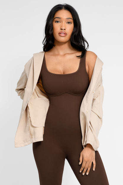 Comfortabele Flared Jumpsuit met Vierkante Halslijn: Stijlvol en Veelzijdig voor Dames